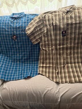 Chaps Men's Blue and Tan Plaid Short-Sleeve Button-Down Shirt Pair. Size XXL